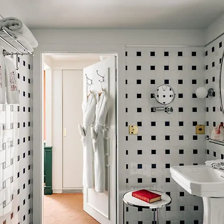 Experimental Hotel 4*