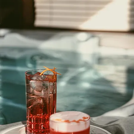 מלון Experimental