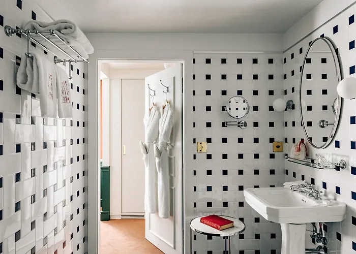 Experimental Hotel 4*